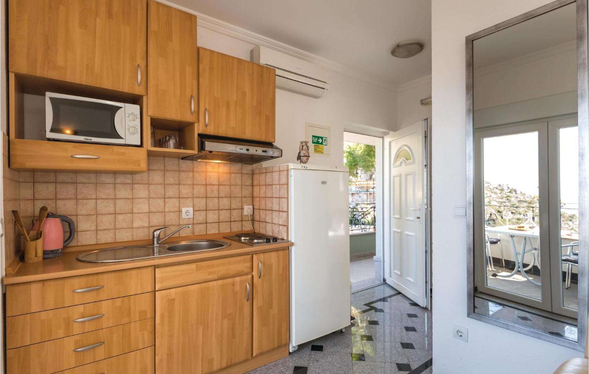 Amazing Apartment In Makarska With House Sea View Екстер'єр фото